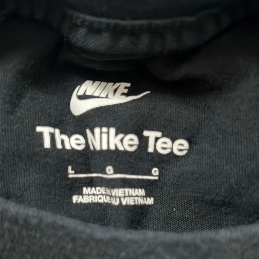 Nike Black Short Sleeve Graphic Tee - Picture 3 of 3